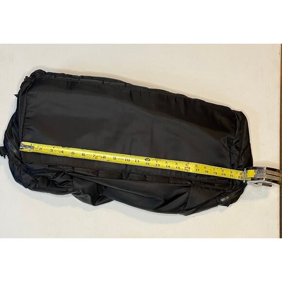 NWOT Pajar Black Puffer Quilted Carry-On Duffel Bag Travel Gym Tote 21” ski gear - Picture 5 of 14